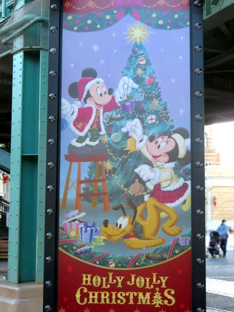 ミッキー、ミニー、プルート 高架下看板（ディズニー・クリスマス 2022）