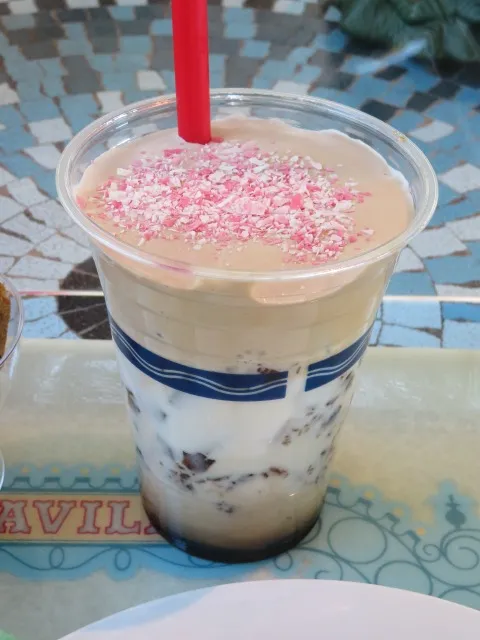 コーヒーカクテル (コーヒーリキュール、ミルク、コーヒーゼリー)(プラザパビリオン・レストラン)