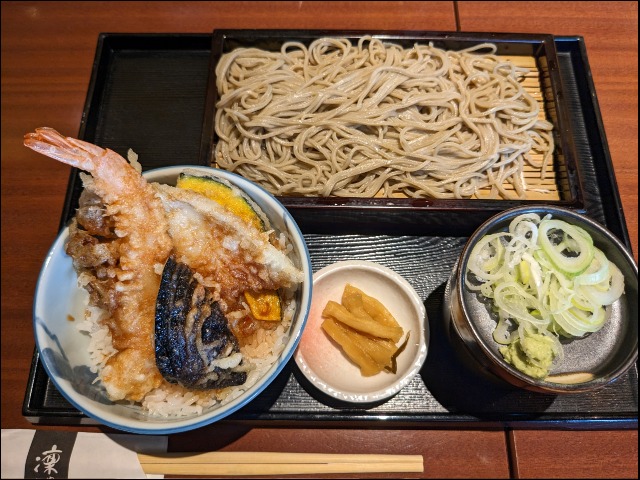 海老天丼と蕎麦（凛や）