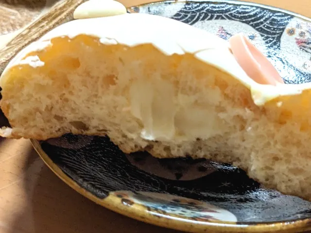 ウサギ ミルク 断面（クリスピー・クリーム・ドーナツ）