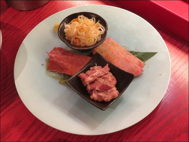 タン3種盛(焼肉トラジ)
