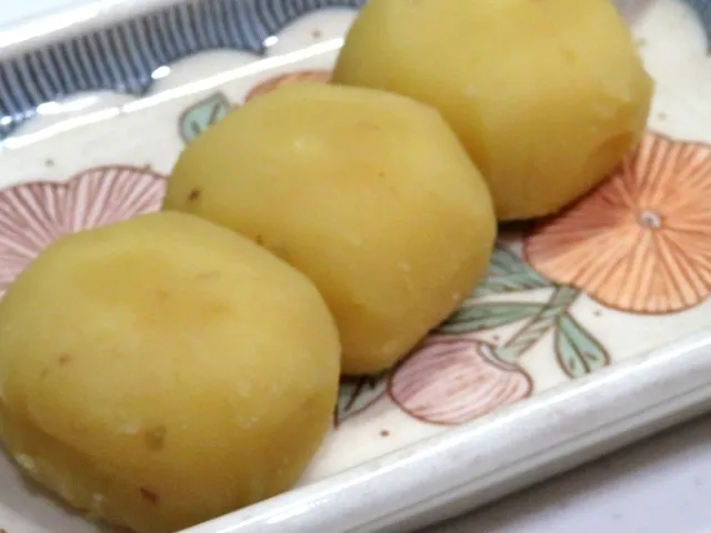 芋団子 アップ（成寿庵）