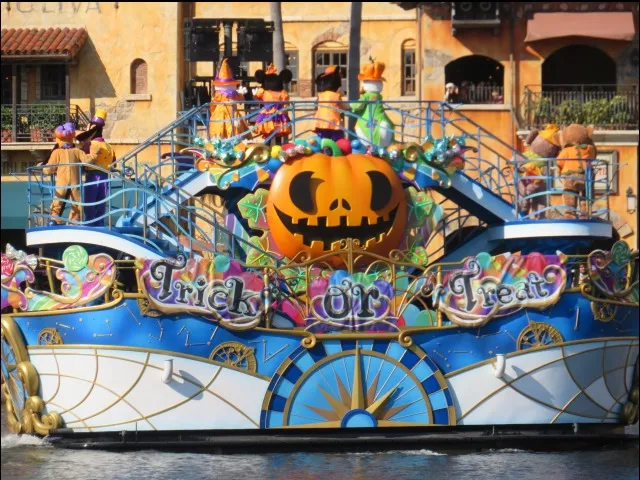 メイン船（ディズニー・ハロウィーン・グリーティング）