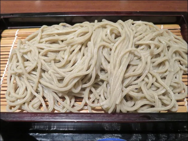 A 日替り漬け丼と蕎麦 の蕎麦（凛や）