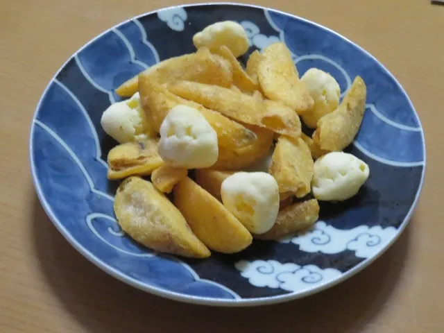 ドライフリット クワトロチーズ アンド ホワイトチョコレートパフ（AND THE FRIET）