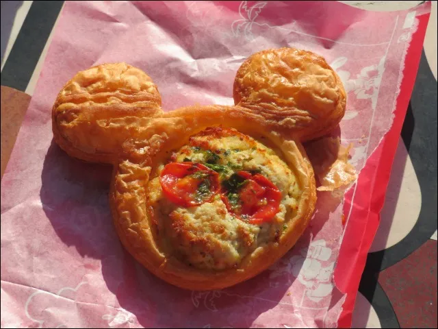 チキンマヨネーズデニッシュ(マンマ・ビスコッティーズ・ベーカリー)