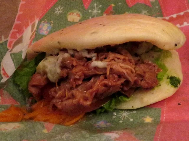 ローストビーフとトリュフ香るマッシュポテトのサンドウィッチ 中身(ニューヨーク・デリ)