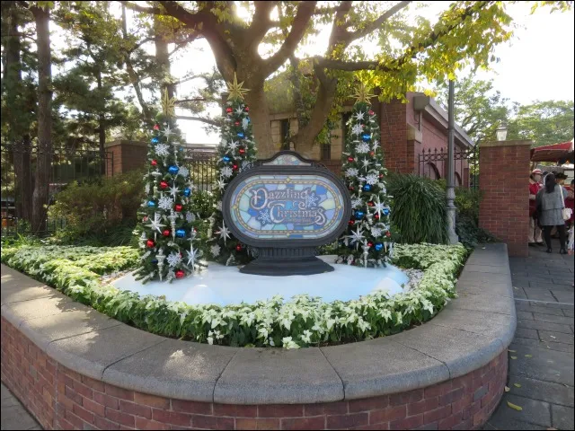 Dazzling Christmas in New York 看板（ディズニー・クリスマス 2023）
