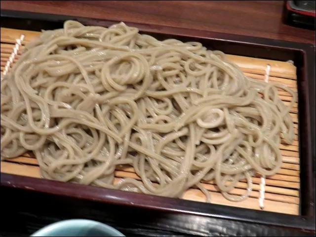 まぐろ二色丼と蕎麦 蕎麦(凛や)