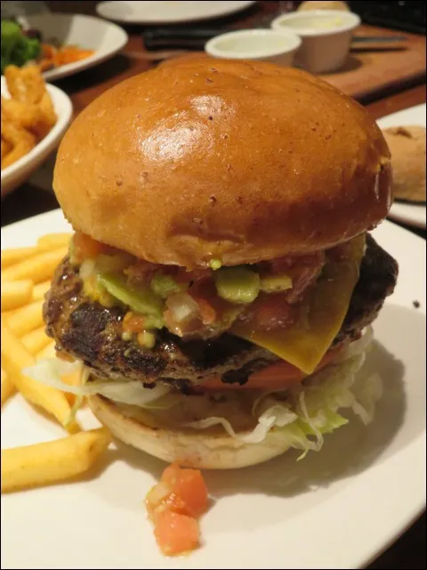 ワカモレ・バーガー（OUTBACK STEAKHOUSE）