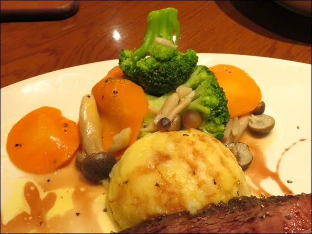 ロースト・ビーフ・ステーキ 付け合わせ（OUTBACK STEAKHOUSE）