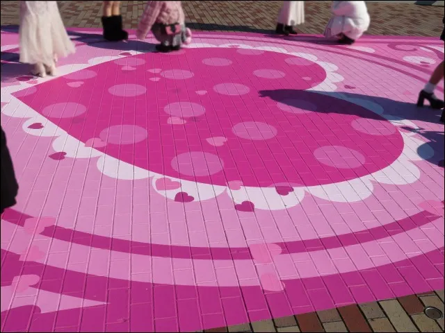 ハート柄地面（ディズニー・パルパルーザ“ミニーのファンダーランド”）