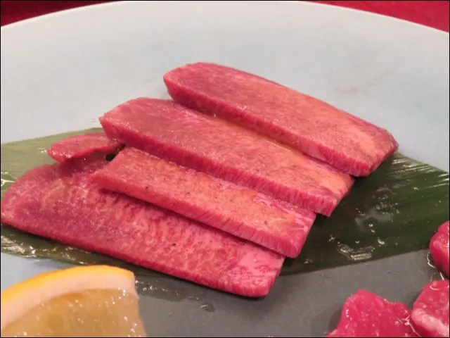牛タン＆赤身ロース合い盛 牛タン（焼肉トラジ）