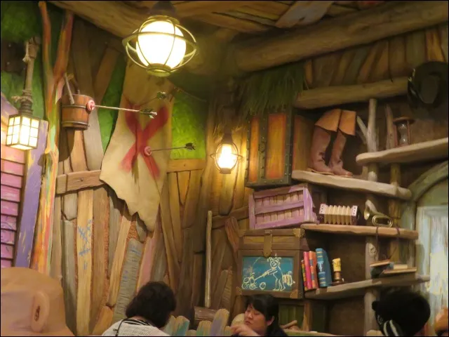 壁に吸盤の矢（ルックアウト・クックアウト）