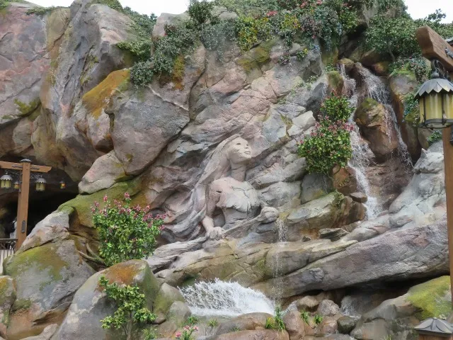 ポカホンタスのロックワーク（ファンタジースプリングス）