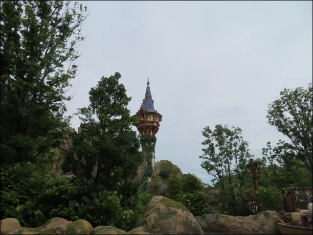 ラプンツェルの塔遠景(ラプンツェルのランタンフェスティバル)