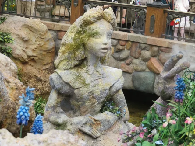 アリスのロックワーク（ファンタジースプリングス）