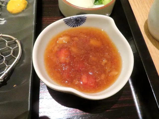 スタミナロースかつ トマトと玉ねぎのさっぱり香味ダレ