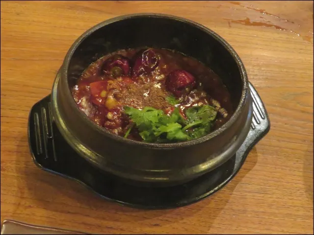 モンスーンカフェ ラム肉の石焼麻婆豆腐