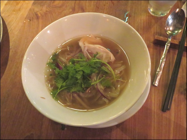 鶏肉と香味野菜のベトナムフォー（モンスーンカフェ）