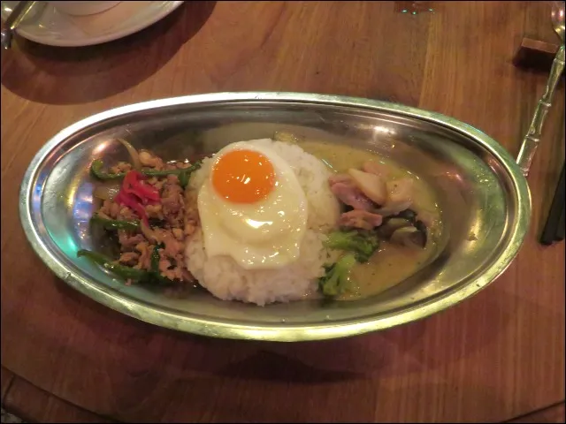 グリーンカレー&ガパオ(モンスーンカフェ)