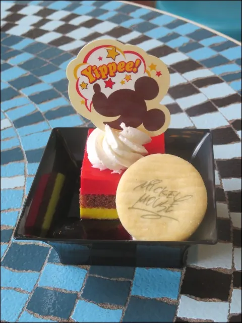 ラズベリー&レモンムースケーキ(プラザパビリオン・レストラン)