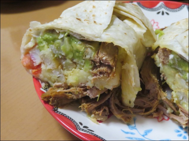 カリブリトー 断面（GUZMAN Y GOMEZ）