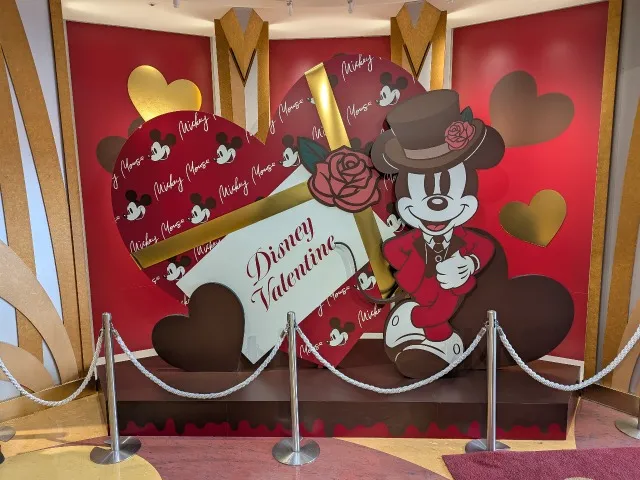 ミッキーのバレンタインプロップ(ディズニーストア)