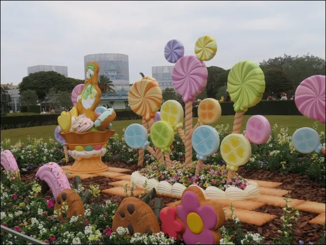 林立するキャンディー(ヴァネロペのスウィーツ・ポップ・ワールド)