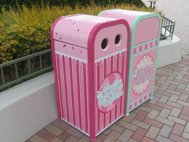ゴミ箱 斜め(ヴァネロペのスウィーツ・ポップ・ワールド)
