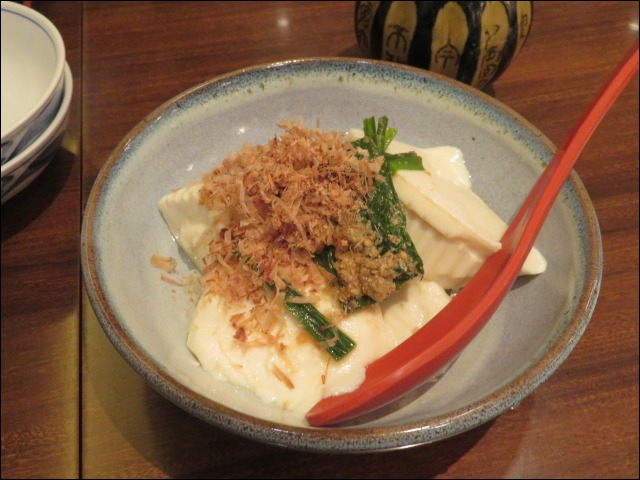 蕎麦屋のニラ豆腐（凛や）