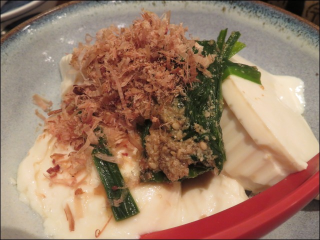 蕎麦屋のニラ豆腐 アップ（凛や）