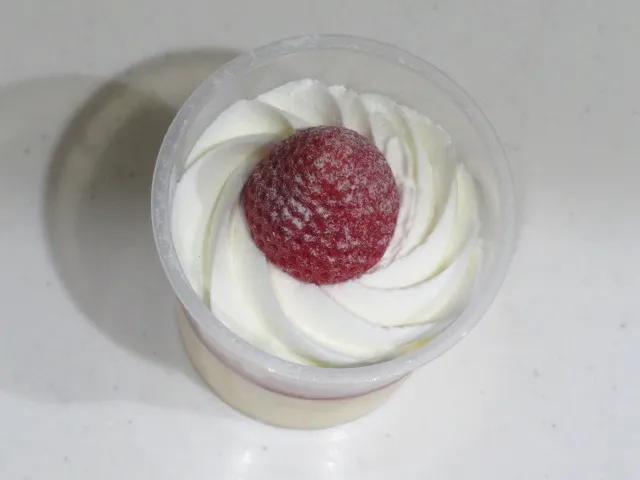 苺のショートケーキプリン 上面(PASTEL)