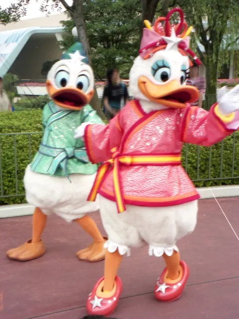 ドナルドとデイジー（ディズニー・スターフェスティバル 2002）