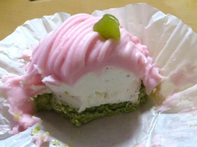 桜モンブラン 断面（ブラン・ブラン）