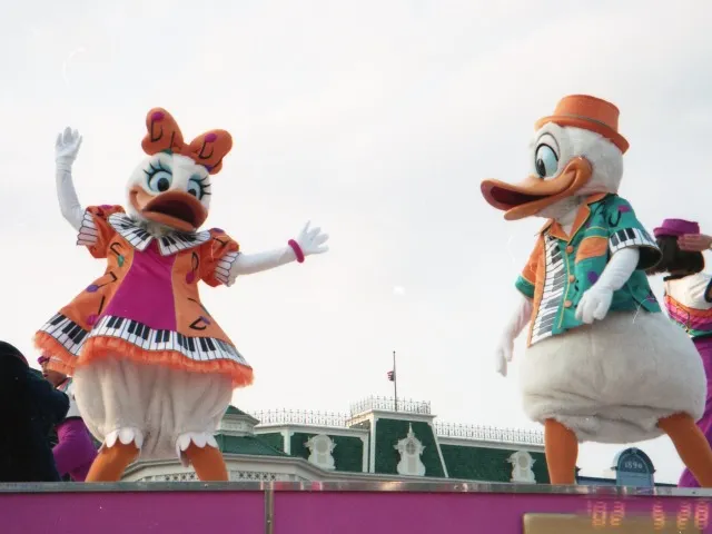 デイジーとドナルド（Dポップ・マジック！）