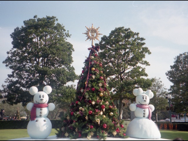 ミッキーとミニーの雪だるま（クリスマス・ファンタジー 2001）