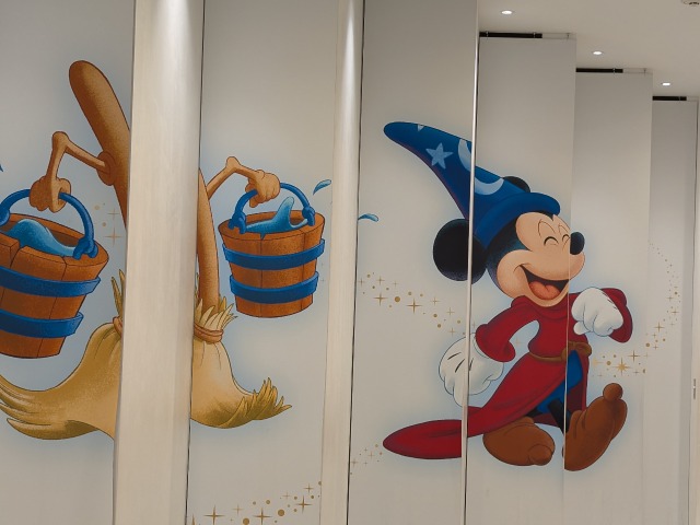 魔法使いの弟子ミッキーとほうき（ディズニーフラッグシップ東京）