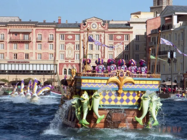 冒険の船（ポルト・パラディーゾ・ウォーターカーニバル）