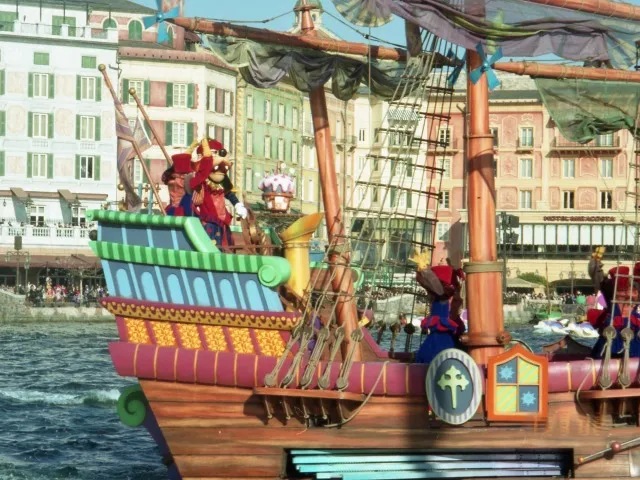 グーフィー船（ポルト・パラディーゾ・ウォーターカーニバル）
