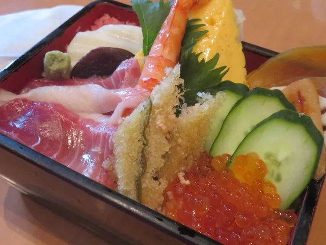 築地ちらし アップ（築地玉寿司）