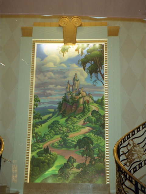 階段のお城の絵画（ディズニーアンバサダーホテル）