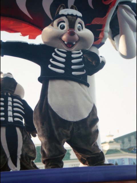 デール（ディズニー・ハロウィーン・パレード 2003）