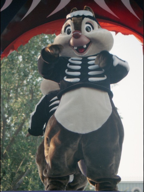 デール（ディズニー・ハロウィーン・パレード 2003）