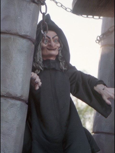 ウィックド・ウィッチ（ディズニー・ハロウィーン・パレード 2003）
