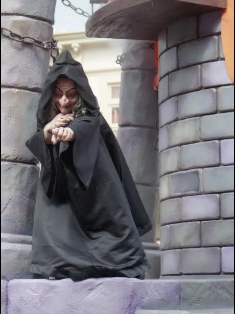 ウィックド・ウィッチ（ディズニー・ハロウィーン・パレード 2003）