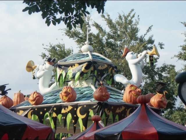 トゥーンタウン ゴーストの屋根飾り（ディズニー・ハロウィーン 2003）