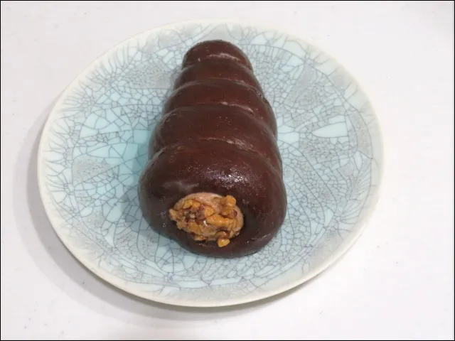 季節のコロネ（ミルクチョコレートクランチ）（ゴディパン）