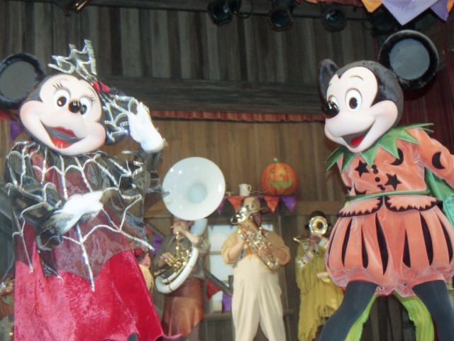 ミニーとミッキー　（ディズニー・ハロウィーン 2003）