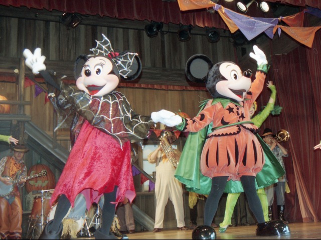 ミニーとミッキー　（ディズニー・ハロウィーン 2003）